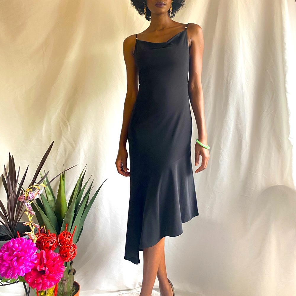 ***HOST PICK****Elegant little black dress